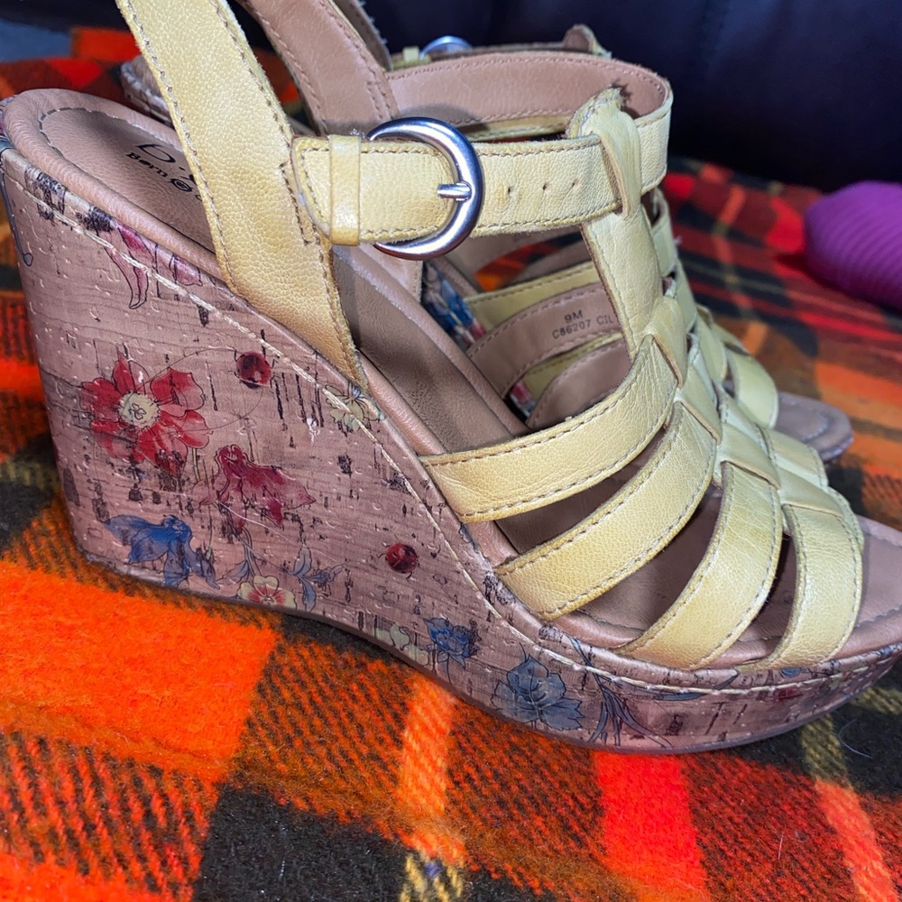 b.o.c yellow floral wedges